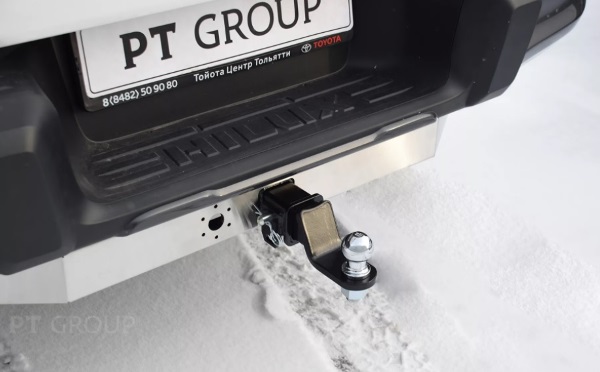Фаркоп PT Group для Toyota Hilux VIII 2015-2020 с хромированной накладкой
