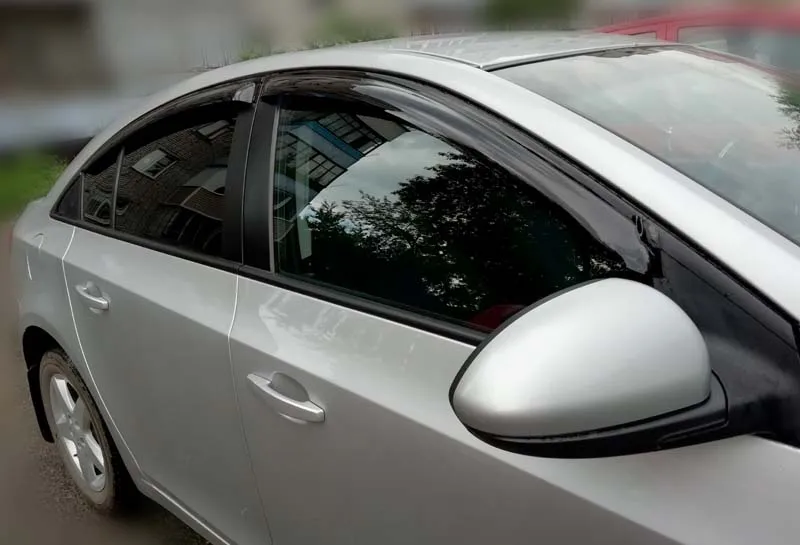 Дефлекторы SIM для окон Chevrolet Cruze седан 2009-2015