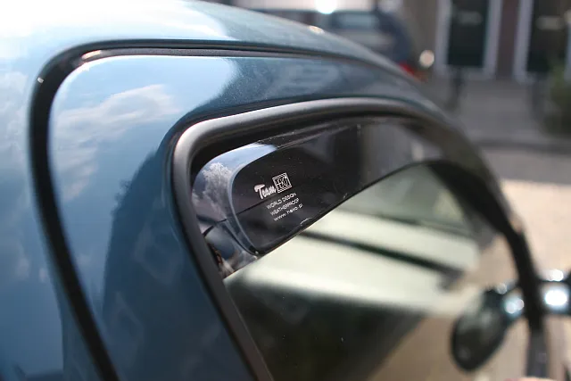 Дефлекторы Heko для окон (передняя пара) Nissan Sunny B12 5-дв