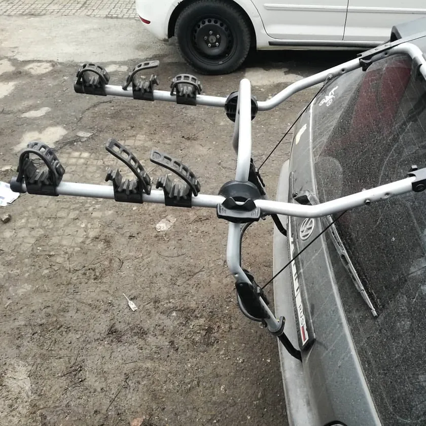 Автомобильный багажник Thule Clip-On S2 на заднюю дверь для трех велосипедов