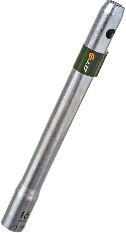 Ключ свечной трубчатый с магнитом Дело Техники 547256, 16х200 мм 