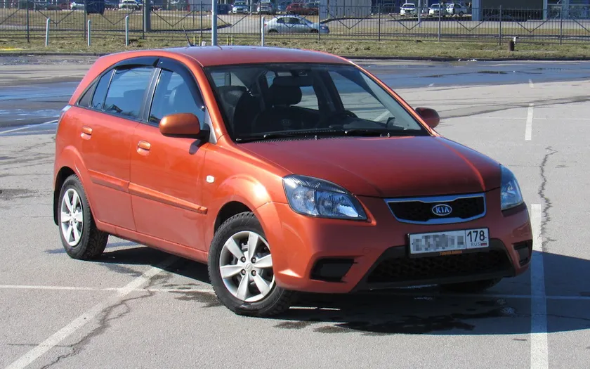 Дефлекторы Cobra Tuning для окон Kia Rio II хэтчбек 2005-2009