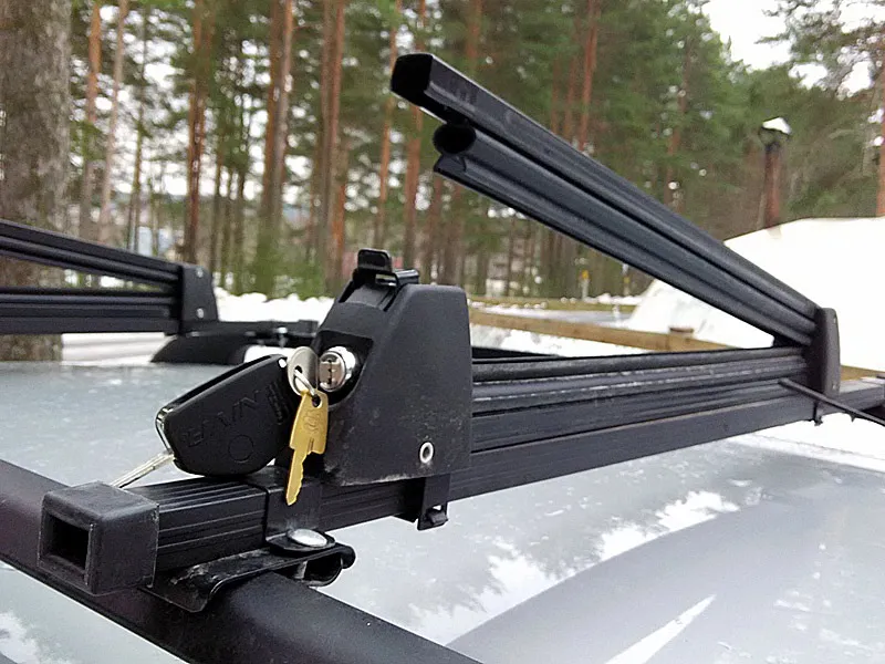 Крепление Amos Ski Lock 5 (черное) для перевозки 5-и пар лыж / 2-х сноубордов на багажнике на крыше авто