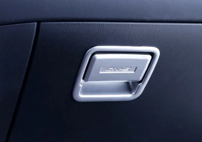 Накладка OEM-Tuning на кнопку открытия бардачка (под личинку замка) для Mazda CX-5 II 2017-2020