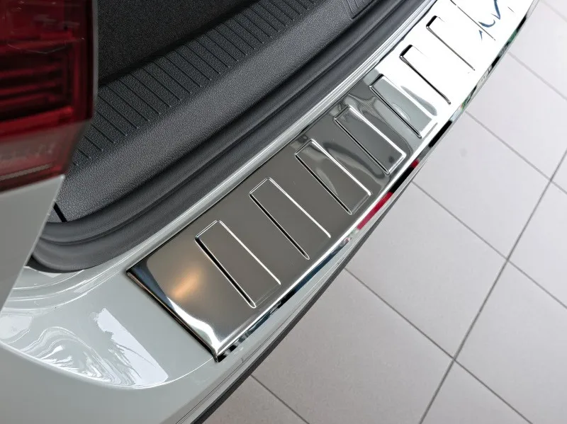 Накладка Croni на задний бампер трапеция для Ford Edge 2014-2020