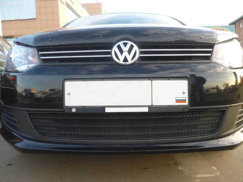 Сетка внешняя Arbori на бампер для Volkswagen Polo V седен 2009-2020