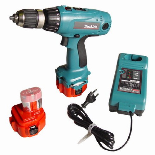 Аккумуляторная дрель-шуруповерт Makita 6317DWAE