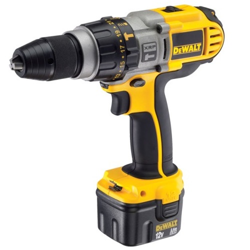 Аккумуляторная дрель-шуруповерт DeWalt DCD 945 B2